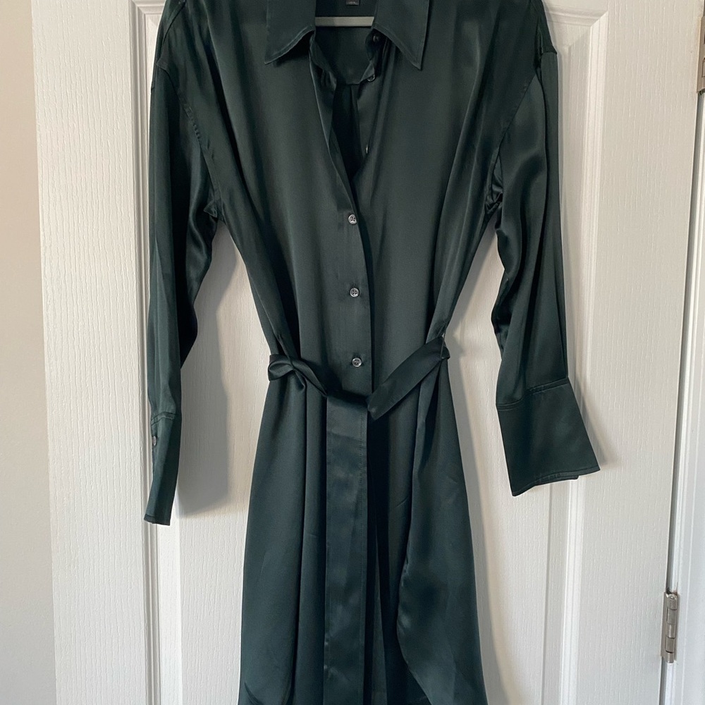 Banana Republic Dark Rich Green Silk Long Sleeve Dress